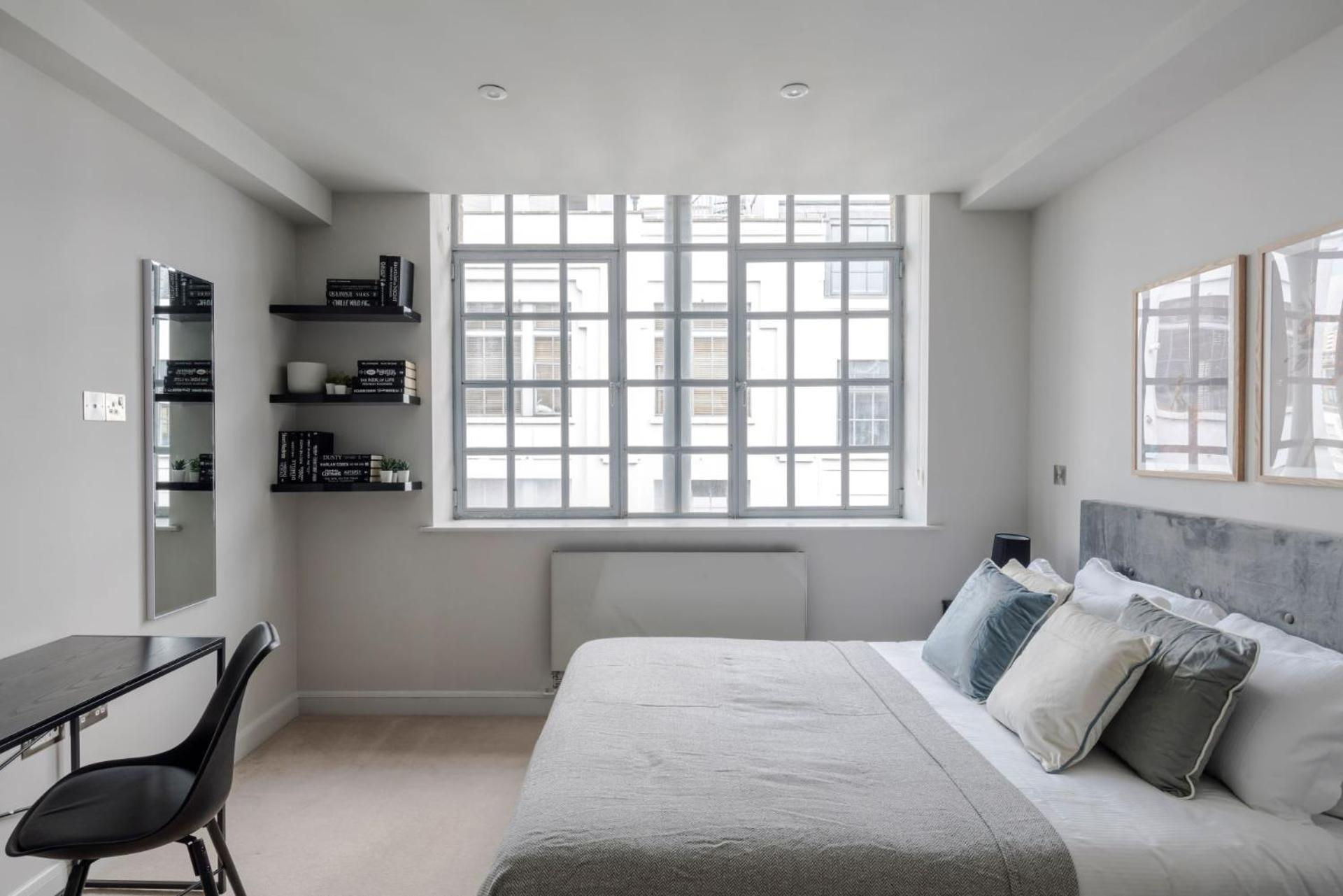 London'S Calling - Farringdon - By Frankie Says 외부 사진